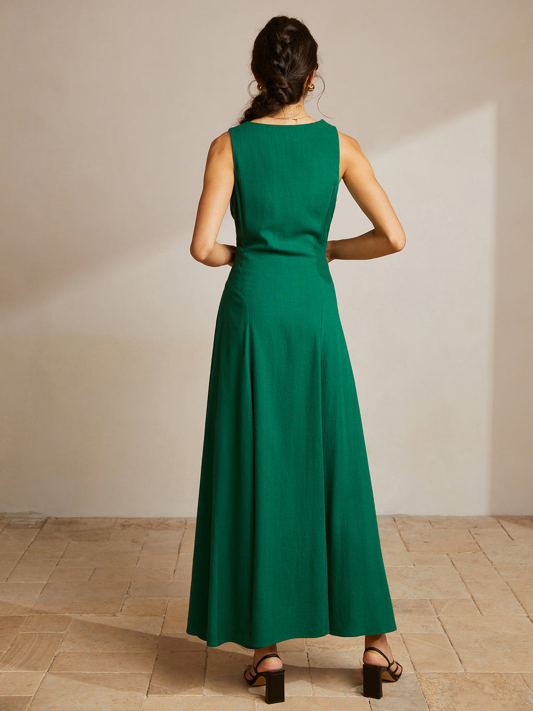Robe boutonnée sans manches à col en V