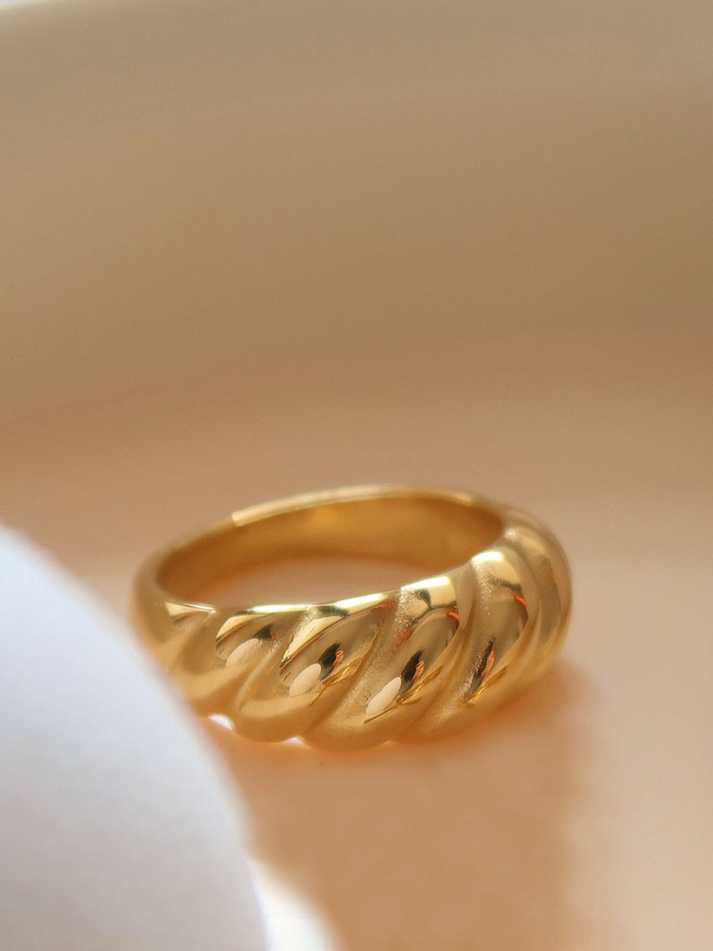Bague Motif Croissant en Chanvre 1pc
