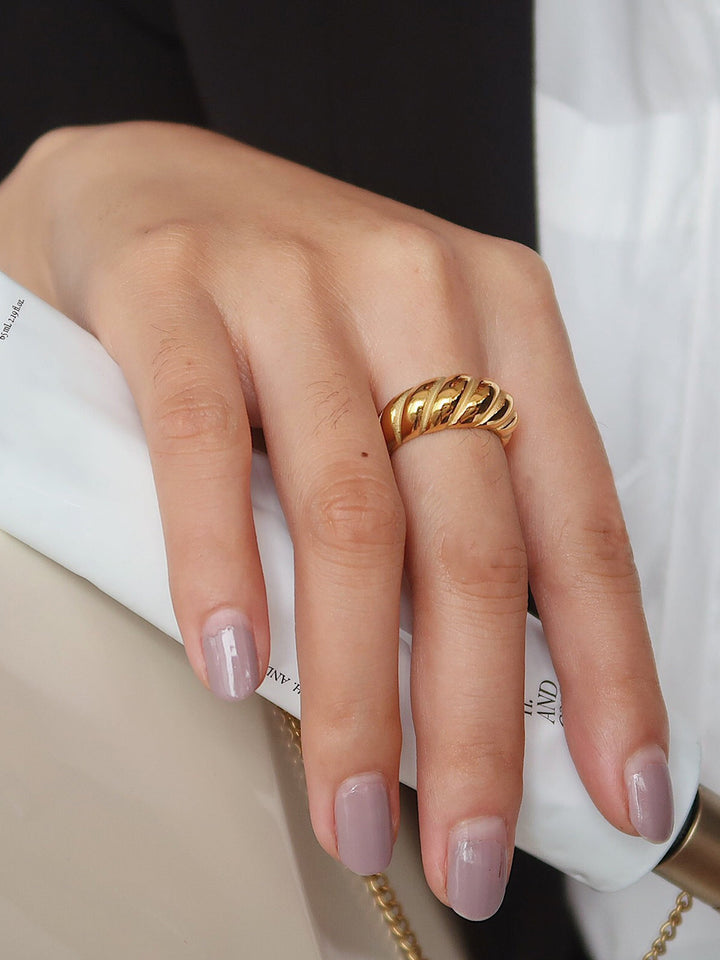 Bague Motif Croissant en Chanvre 1pc