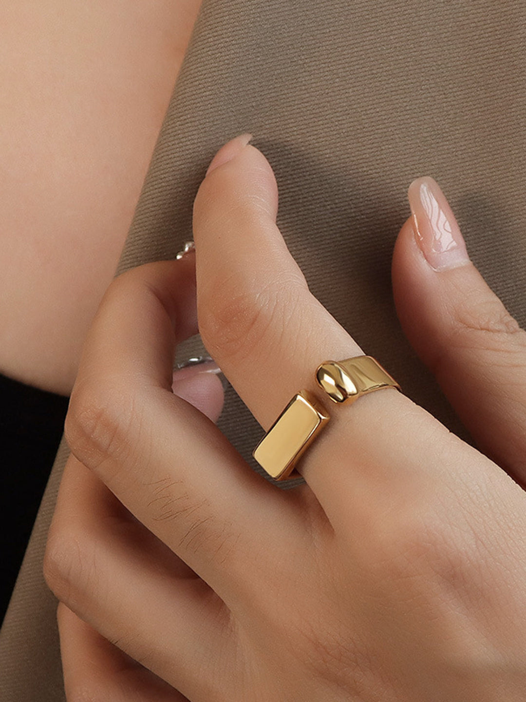 Bague Ouverte Dorée Géométrique