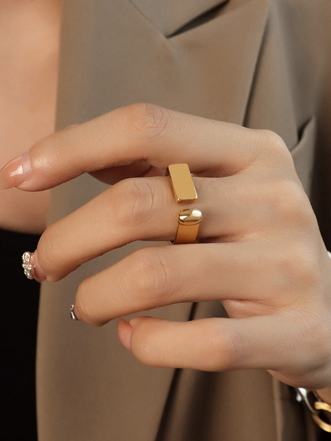 Bague Ouverte Dorée Géométrique