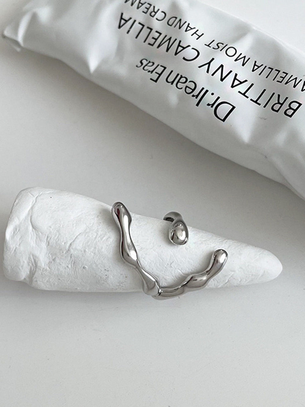 Bague Minimaliste Croissant de Lune