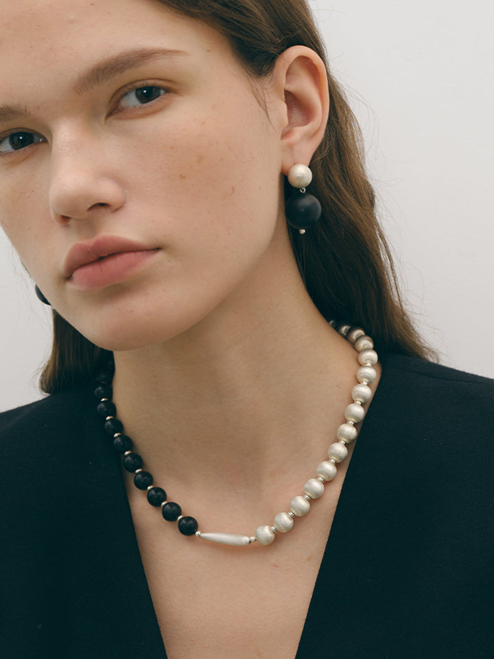 Collier bicolore en bois de santal