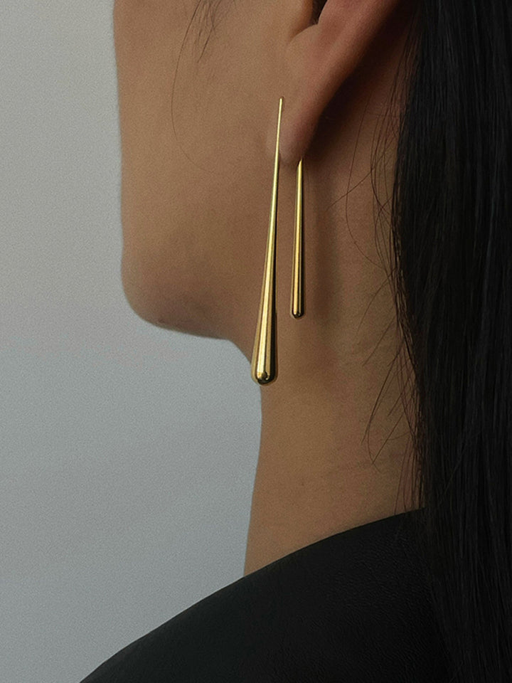 Boucles d'oreilles asymétriques en forme de goutte d'eau dorée