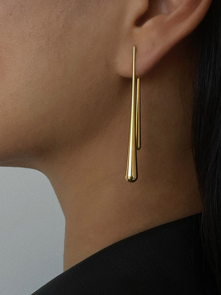 Boucles d'oreilles asymétriques en forme de goutte d'eau dorée