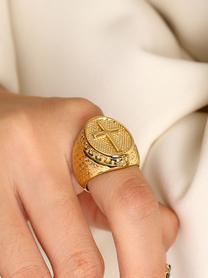Bague croisillon dorée texturée rétro