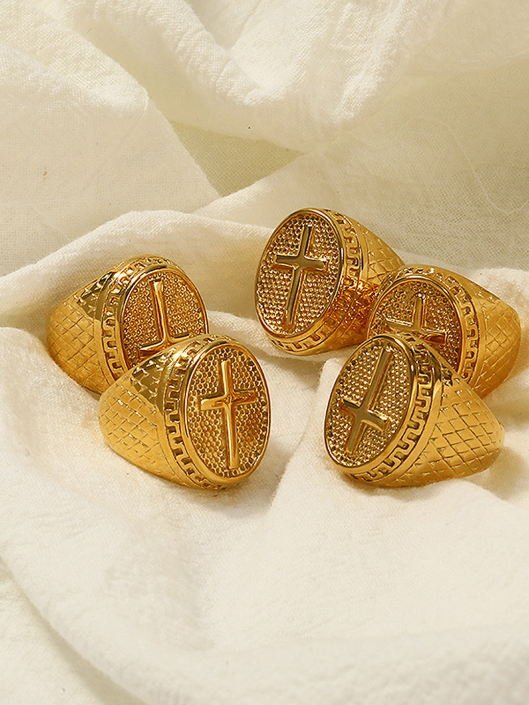 Bague croisillon dorée texturée rétro