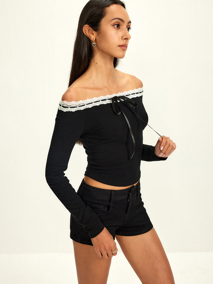 Blouse à épaules dénudées avec bordure en dentelle
