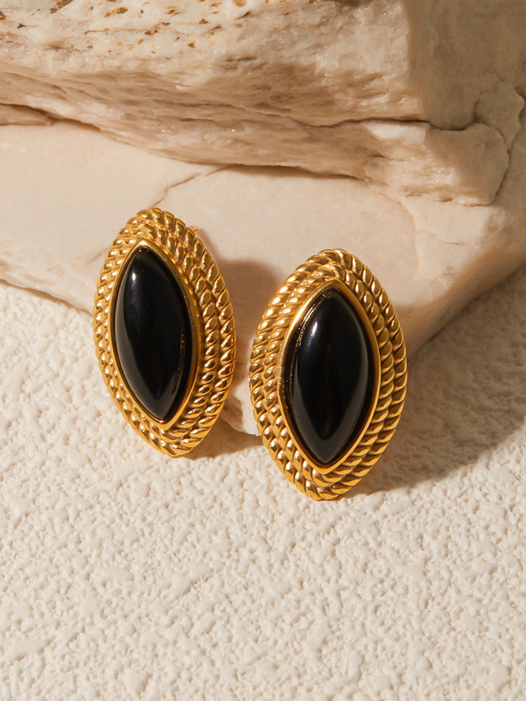Boucles d'oreilles en onyx noir disque doré