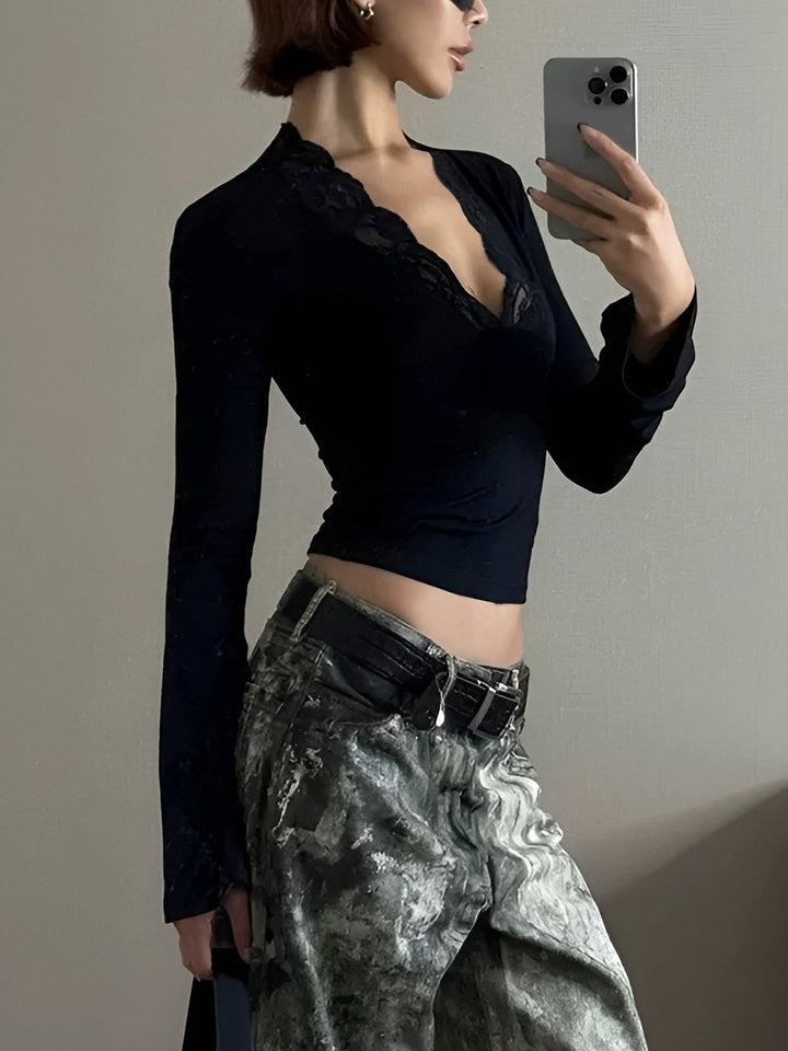 T-shirt à encolure en V avec bordure en dentelle