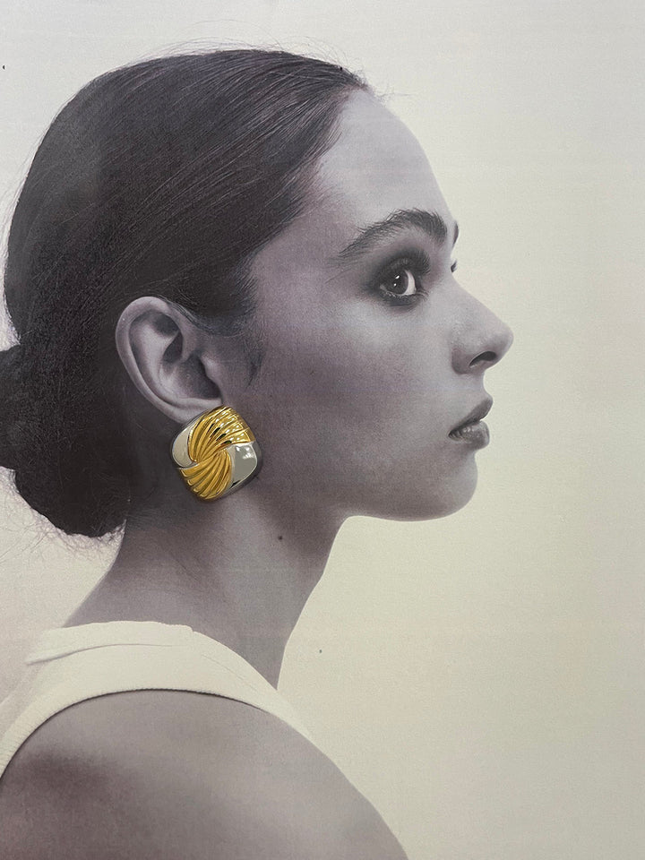 Boucles d'oreilles carrées ondulées bicolores