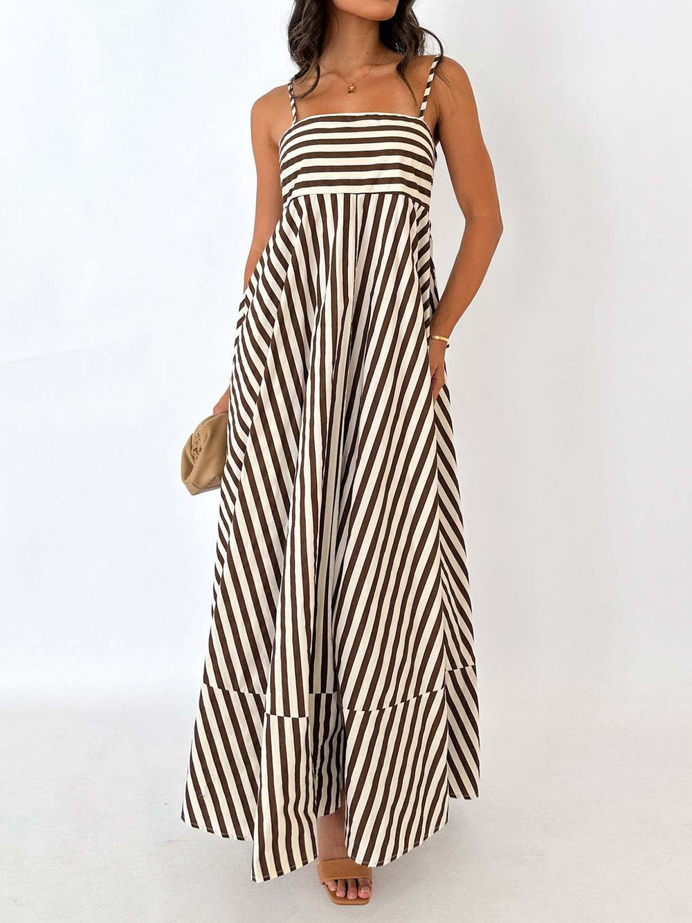 Robe longue évasée à bretelles rayées