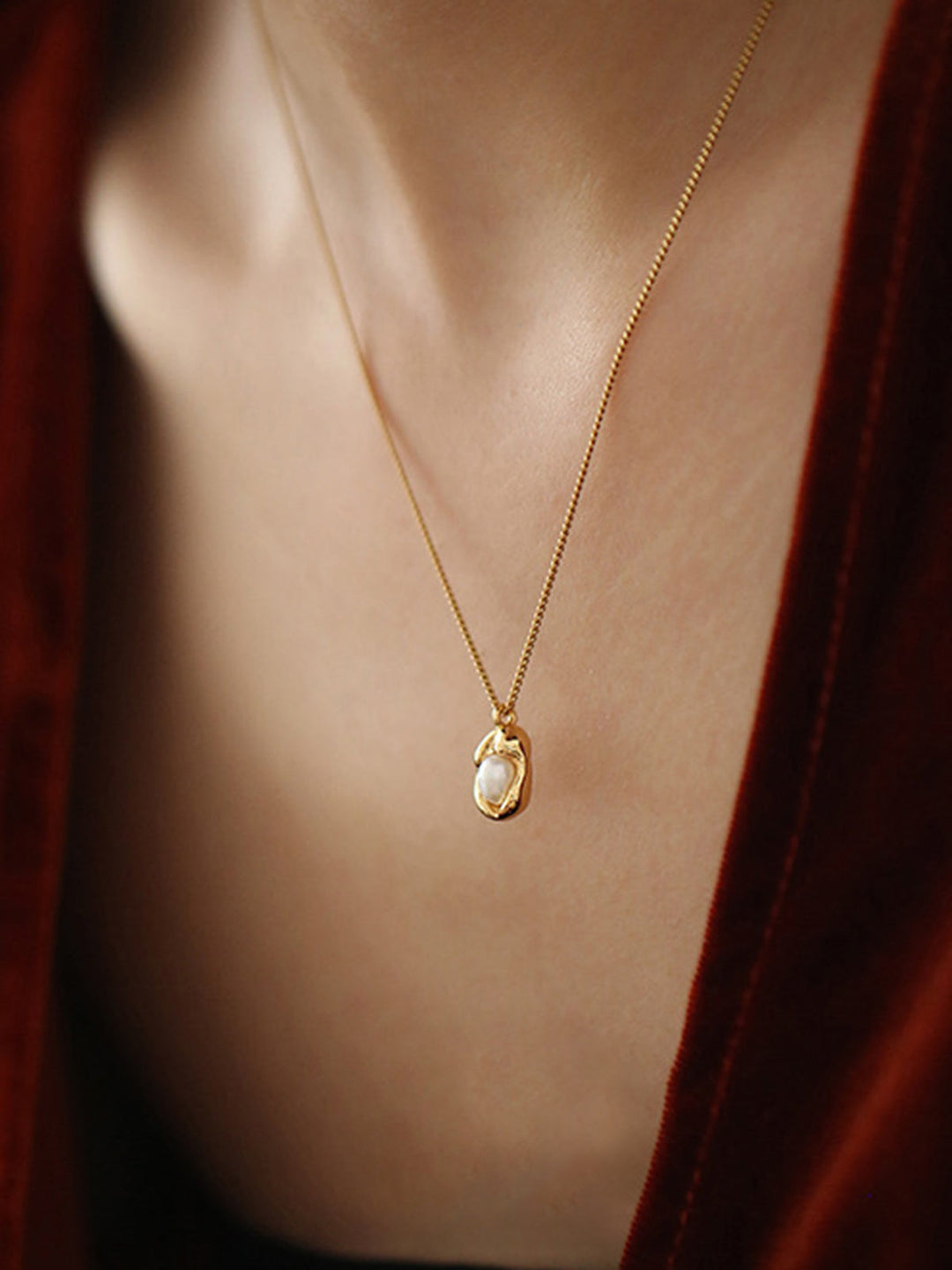 Collier Pendentif Perle Dorée