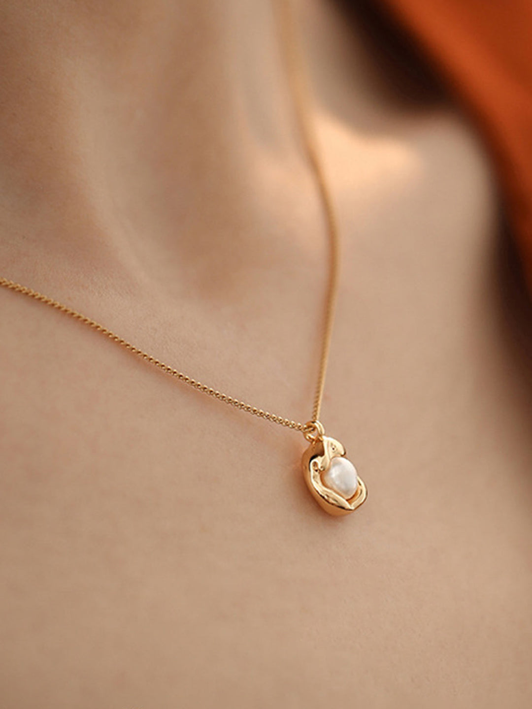 Collier Pendentif Perle Dorée