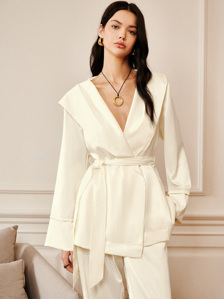 Chemise ceinturée unie en satin
