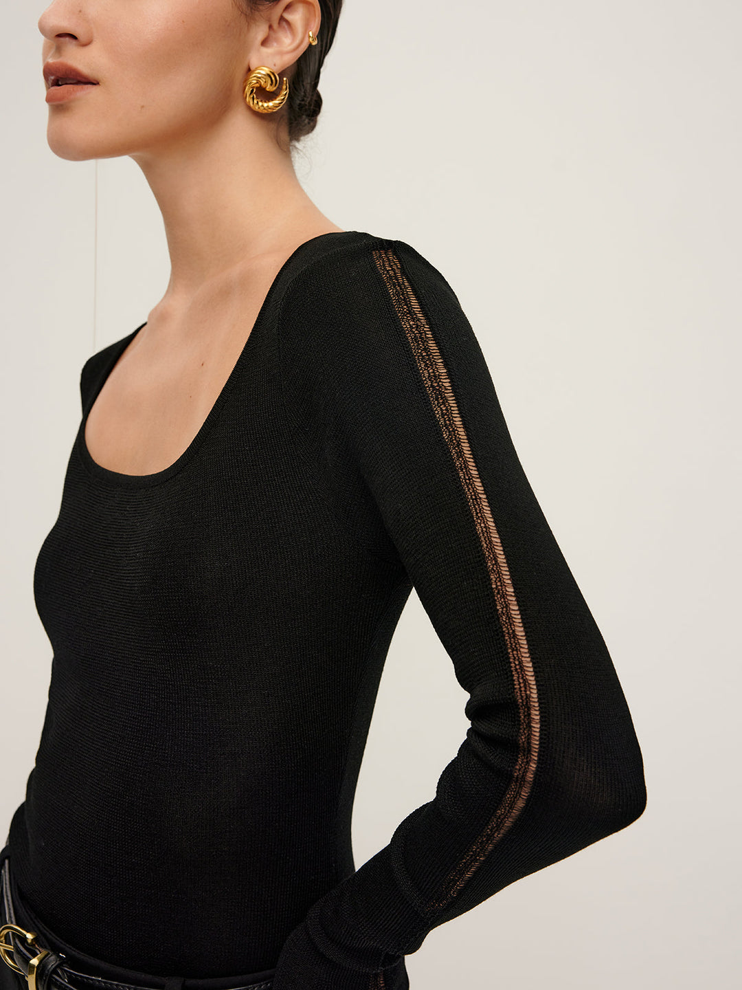 Haut en tricot transparent à passepoil uni