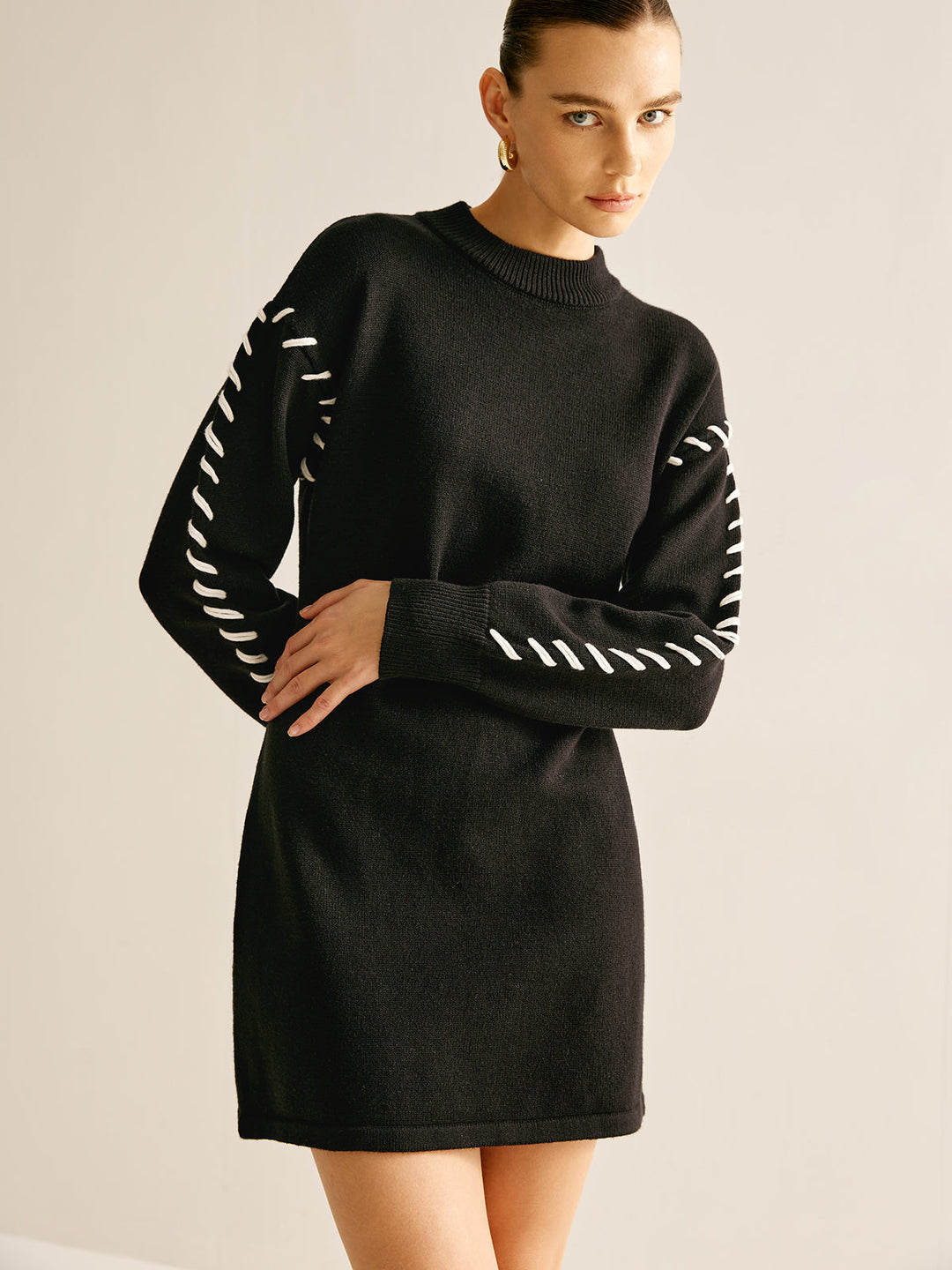Robe Courte Pull à Bordure Contrastante