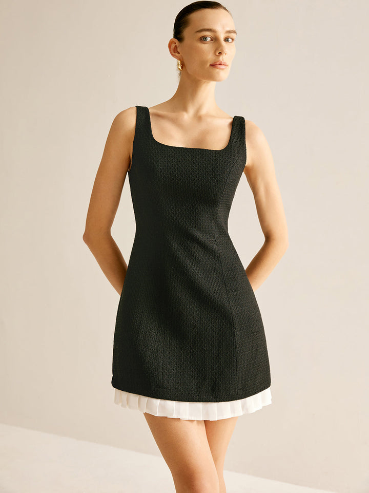 Robe Courte en Tweed à Volants Plissés