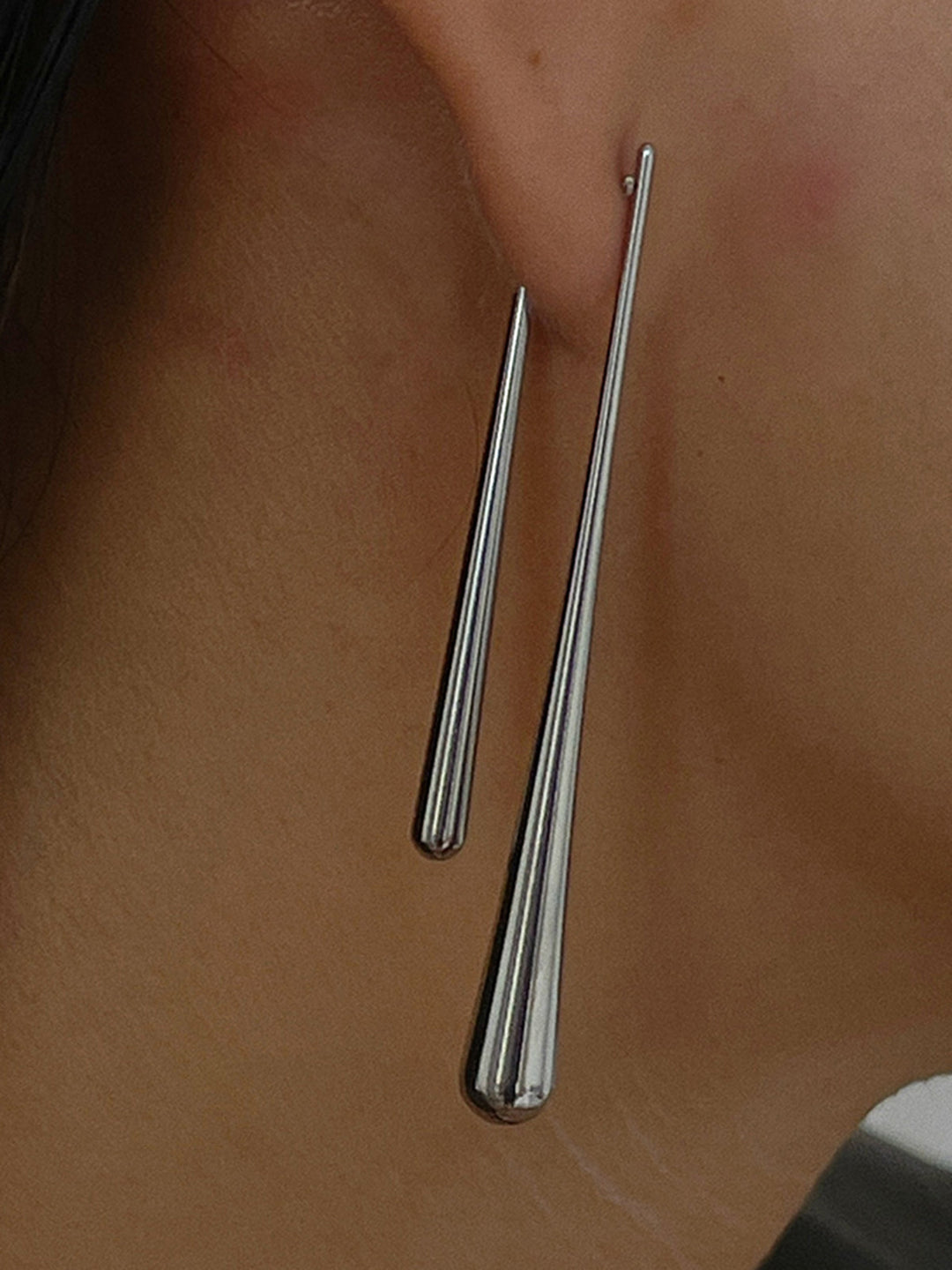 Boucles d'oreilles asymétriques en forme de goutte d'eau dorée