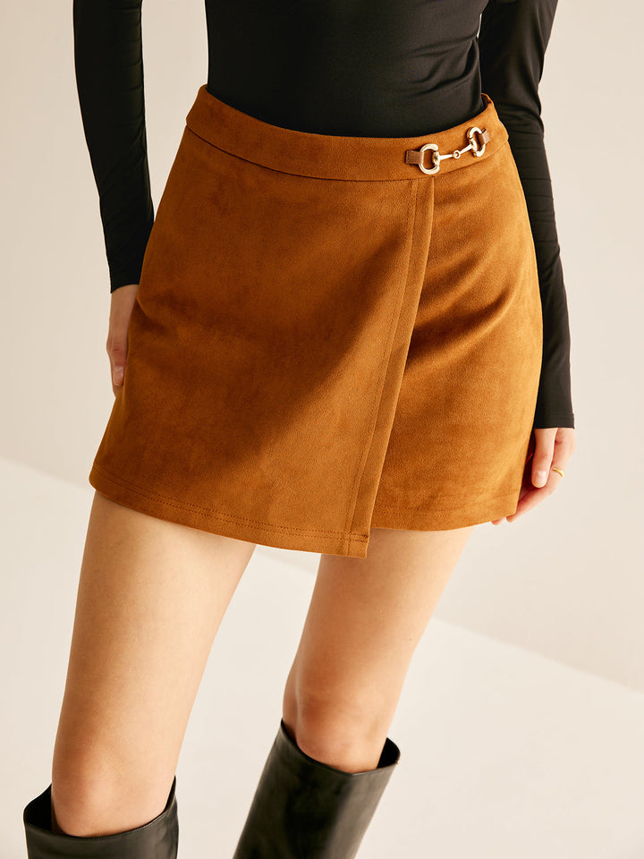 Jupe Mini en Daim avec Détails Métalliques