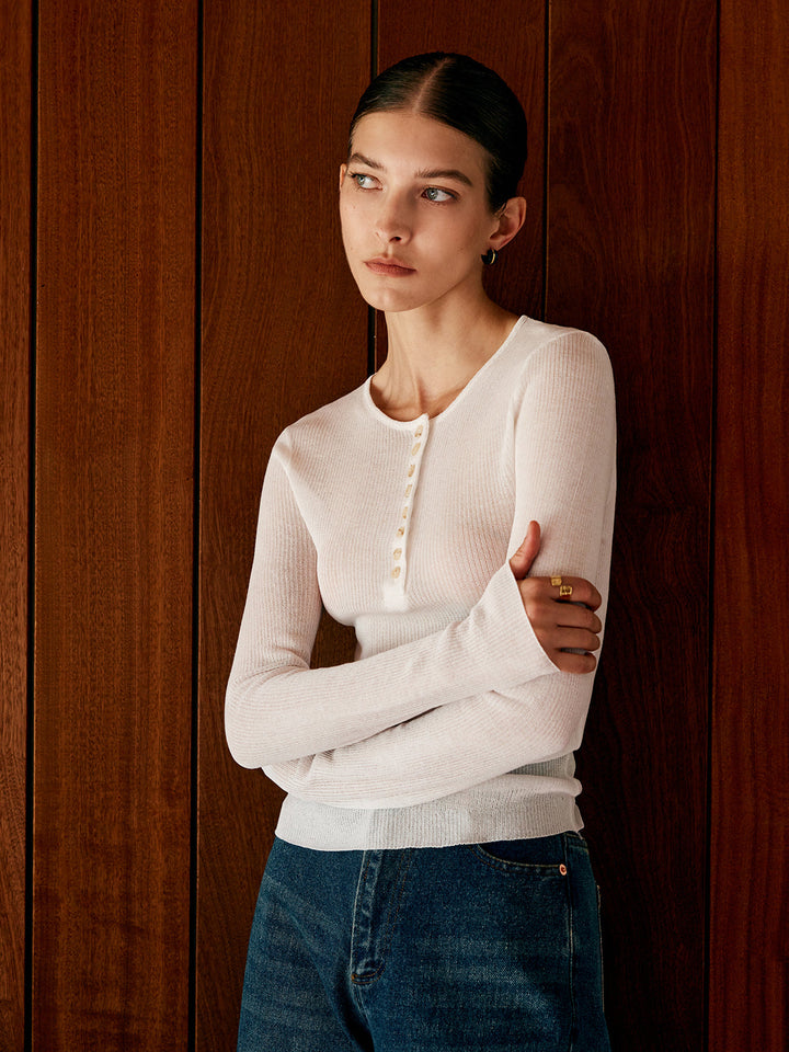 Haut en tricot fin et douillet avec boutons