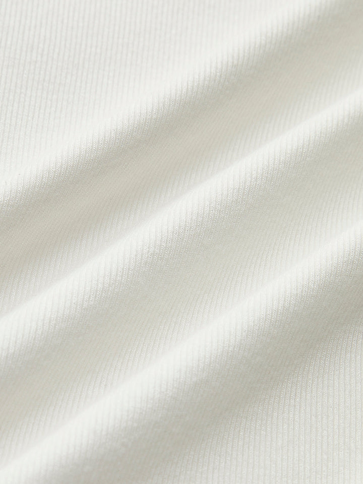 T-shirt ajusté à col montant avec passepoil