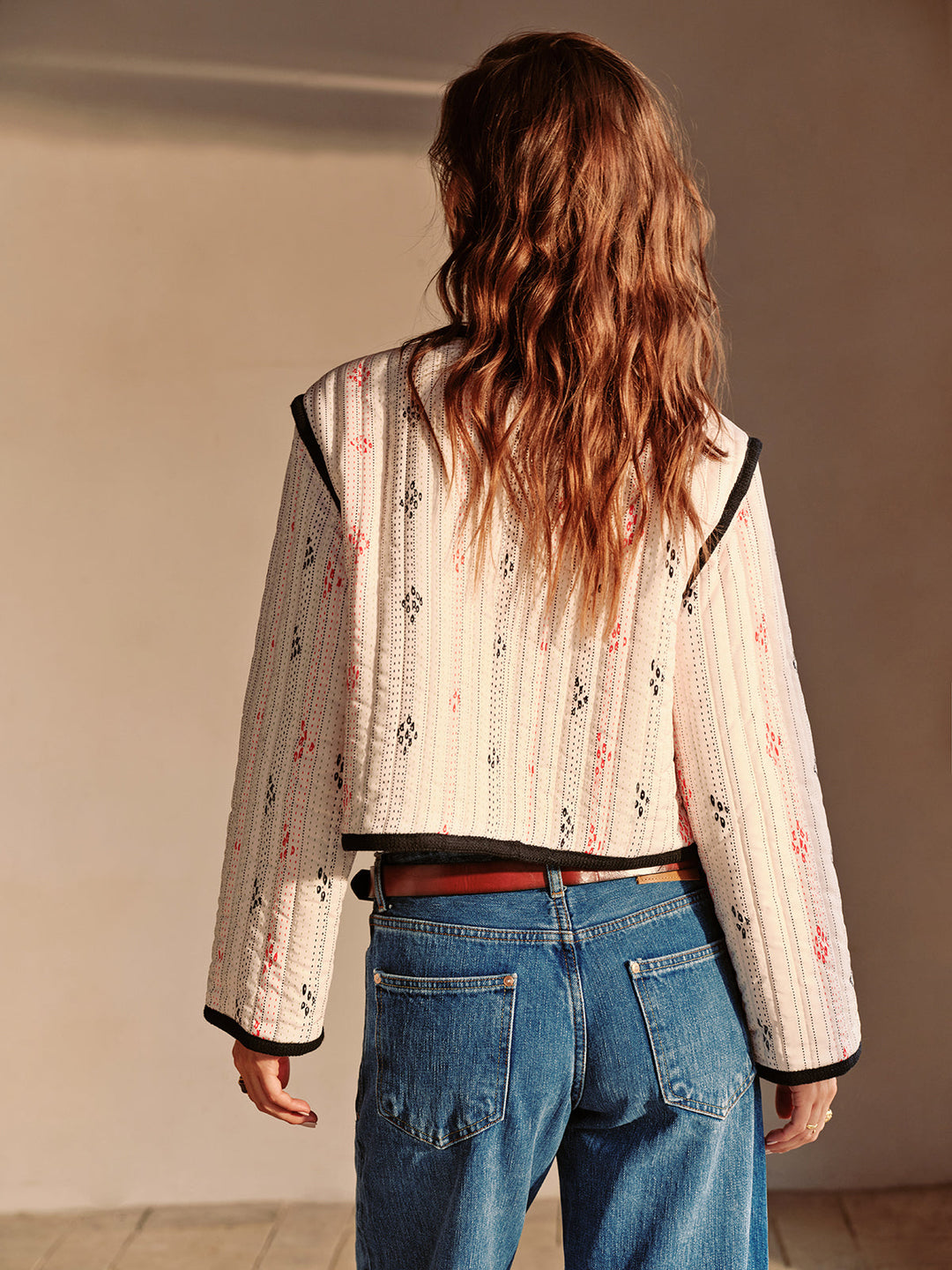 Veste Courte Bohème à Passepoil Contrasté