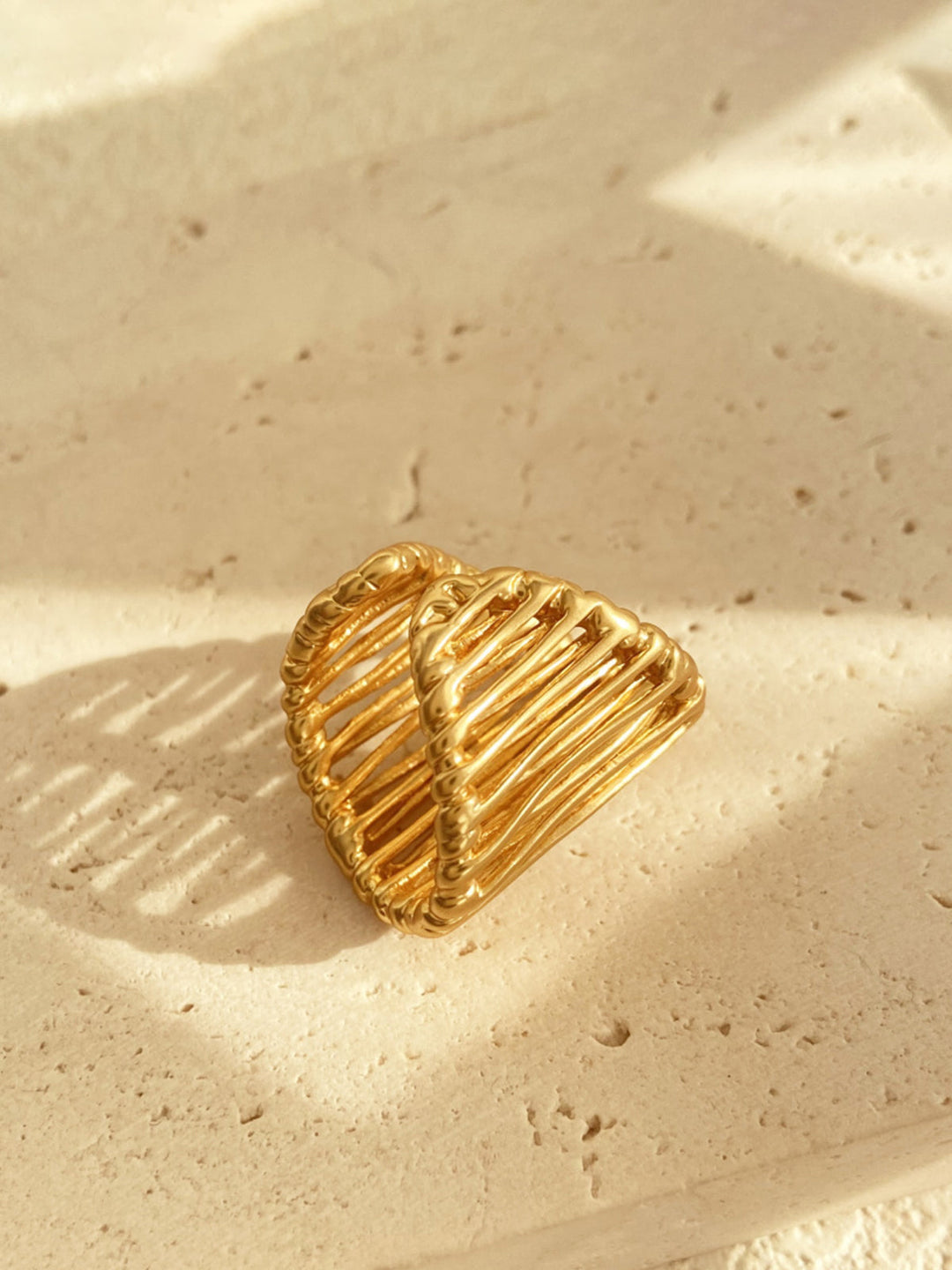 Bague Ouverte Dorée Forme C