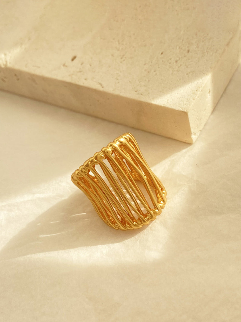 Bague Ouverte Dorée Forme C