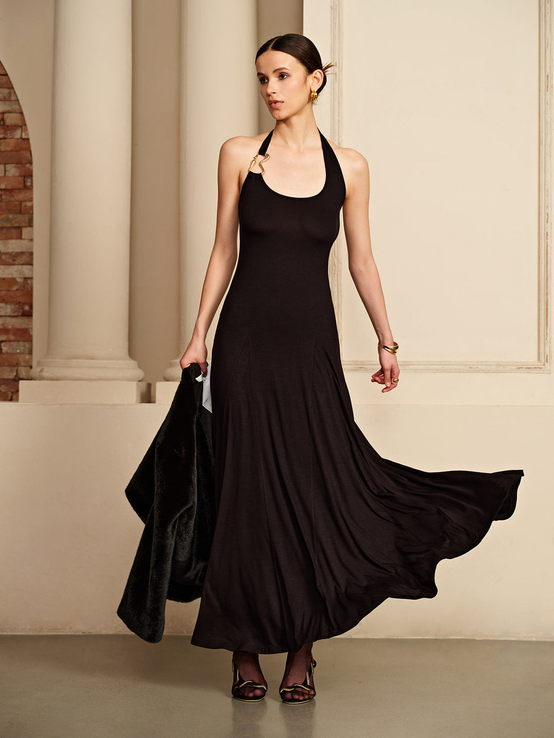Robe Longue Style "Irregular-Ring" avec Col Foulard