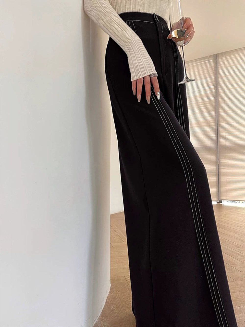 Pantalons évasés à jambes larges à barres contrastées