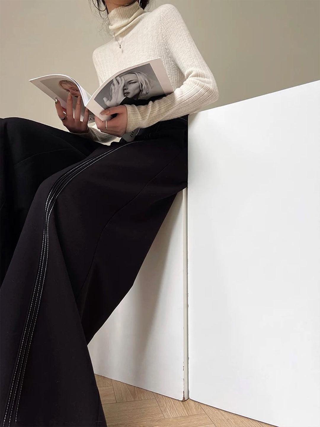 Pantalons évasés à jambes larges à barres contrastées