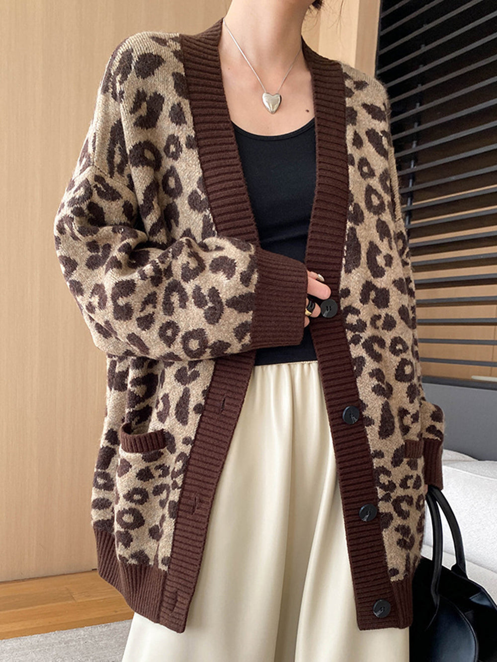 Cardigan ample à bordure contrastante léopard