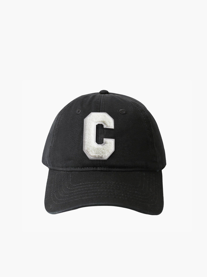 Casquette en coton souple avec lettre C