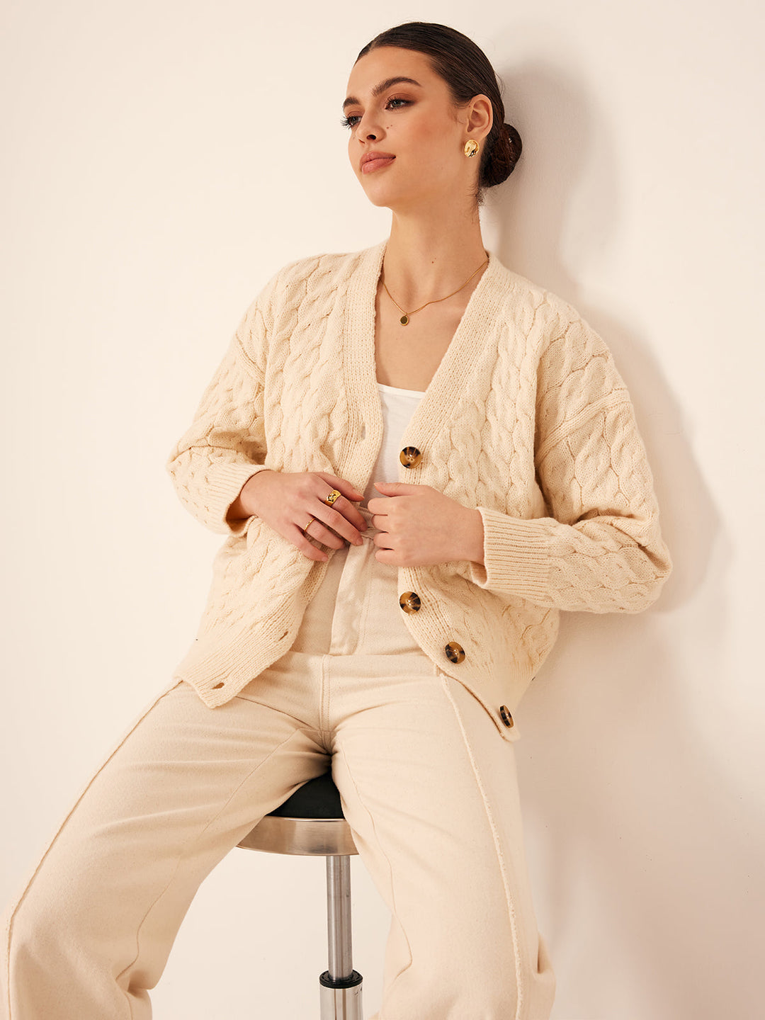 Cardigan Élégant à Col en V en Maille Cô telée
