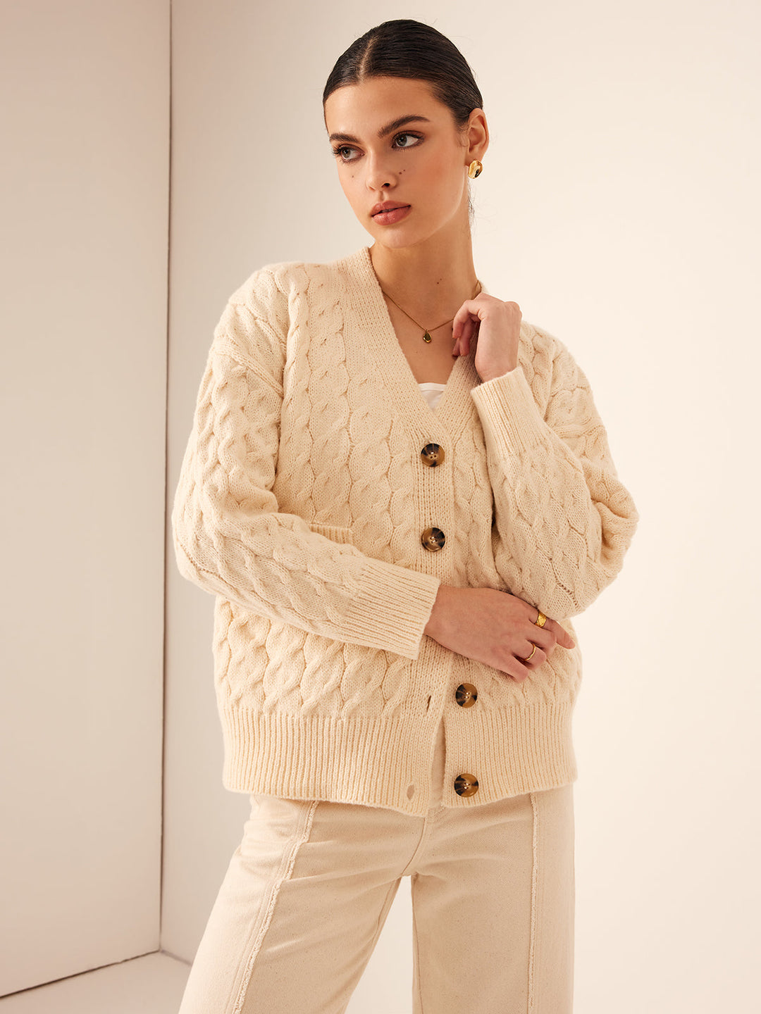 Cardigan Élégant à Col en V en Maille Cô telée