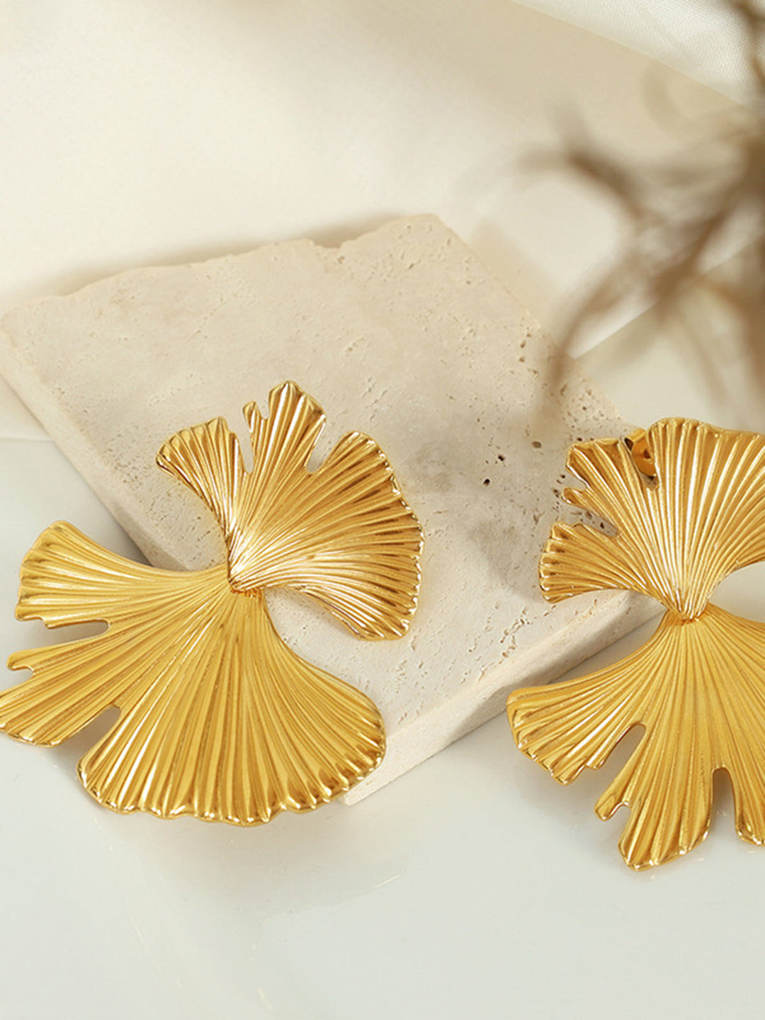 Boucles d'oreilles Ginkgo Leaf Ripple