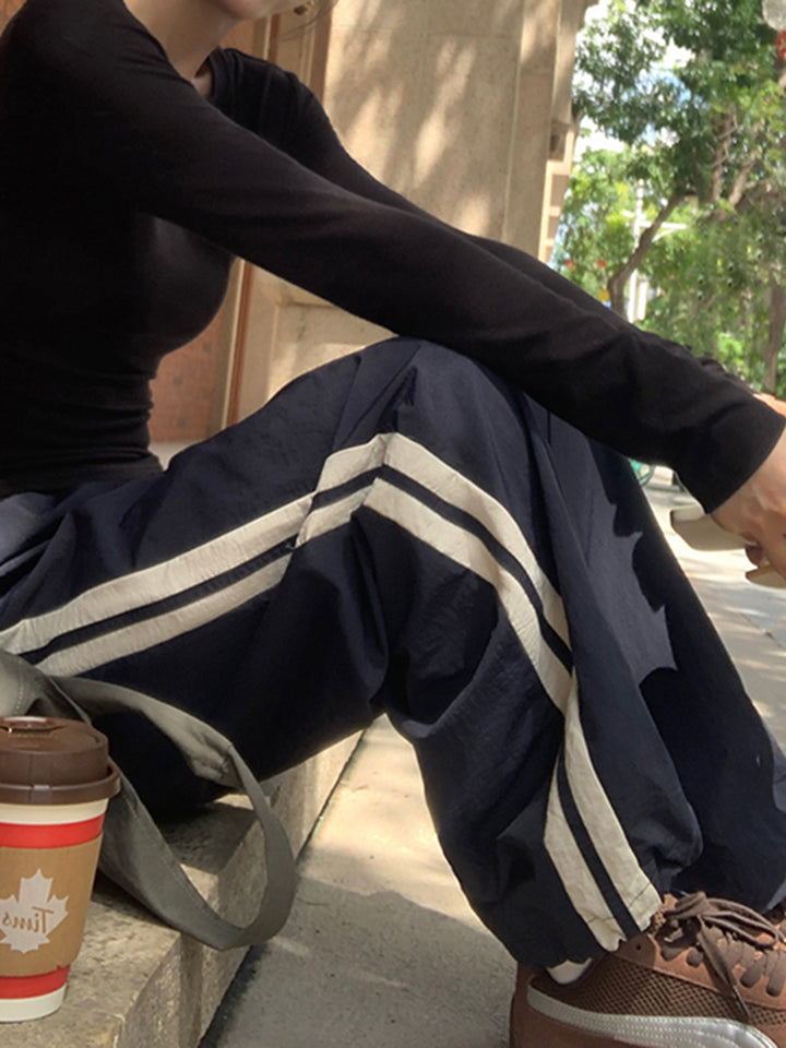 Pantalons à cordon avec bordure latérale contrastante
