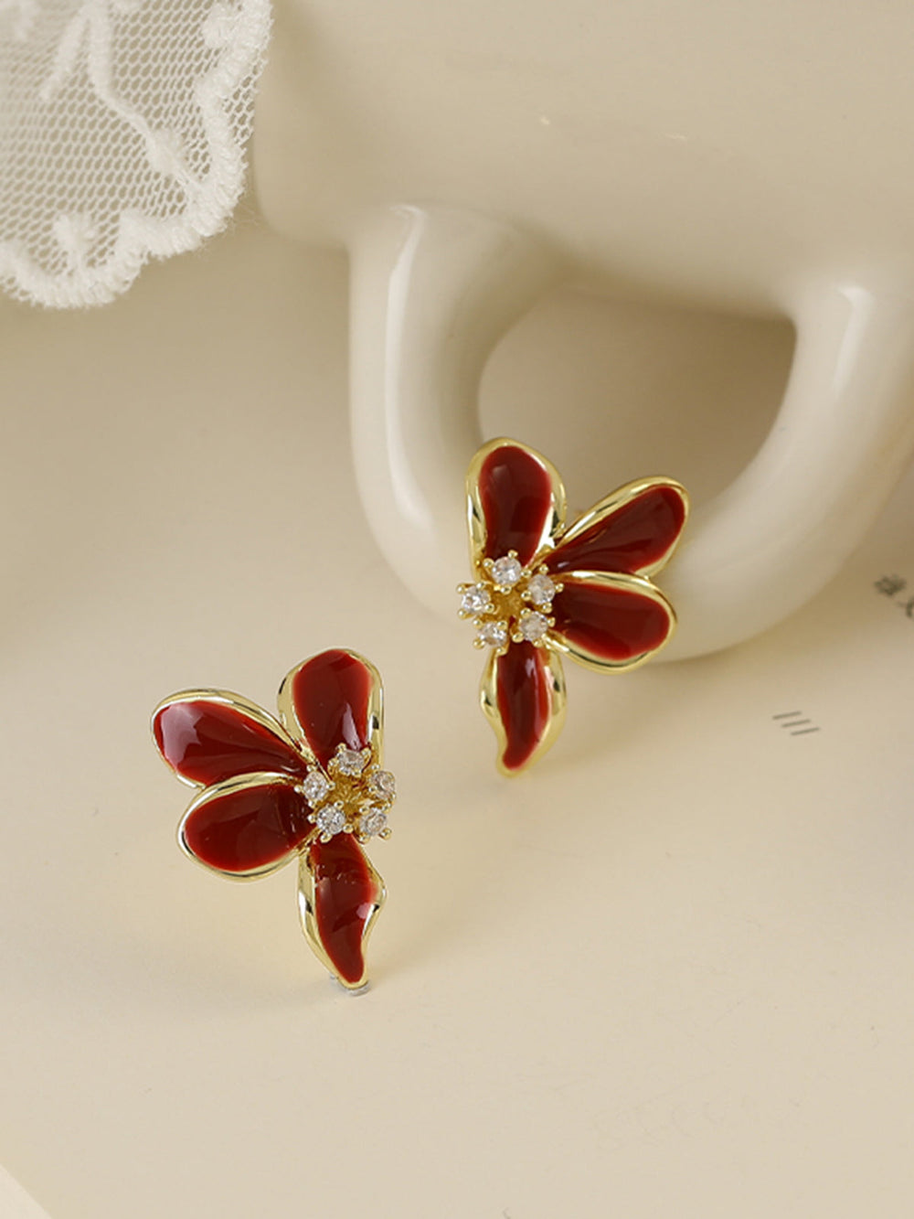 Boucles d'oreilles puces florales vintage en strass