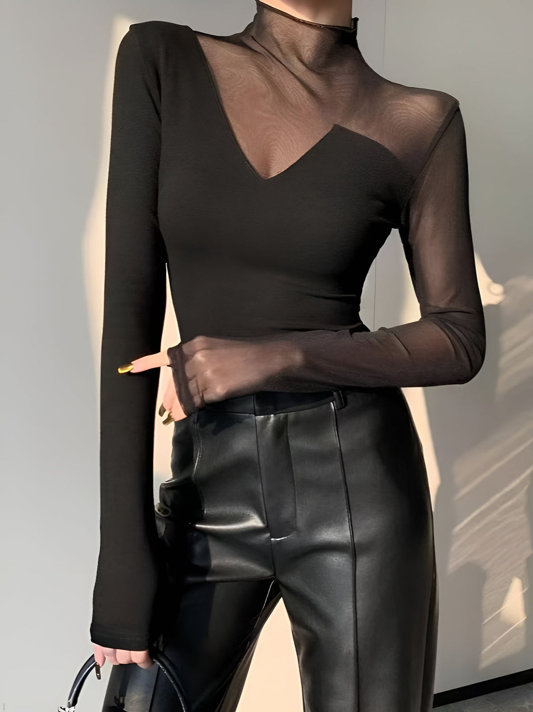 T-Shirt en maille sheer asymétrique