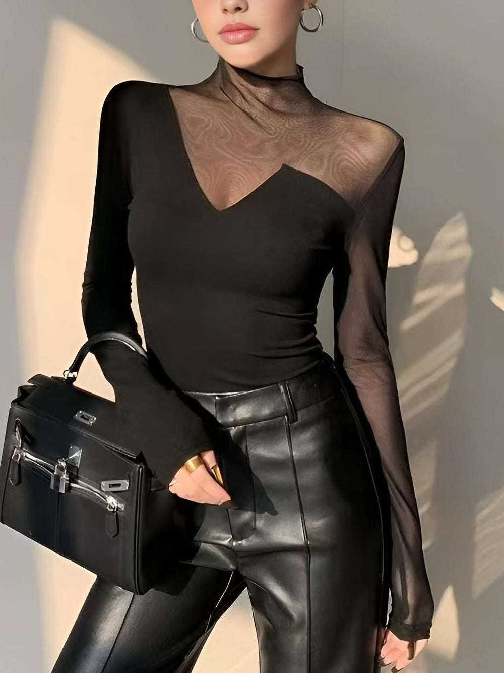 T-Shirt en maille sheer asymétrique