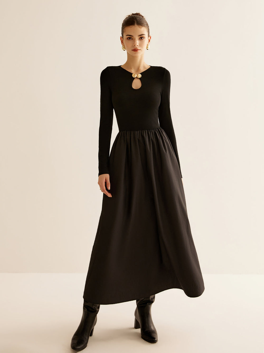 Robe à encolure en clé