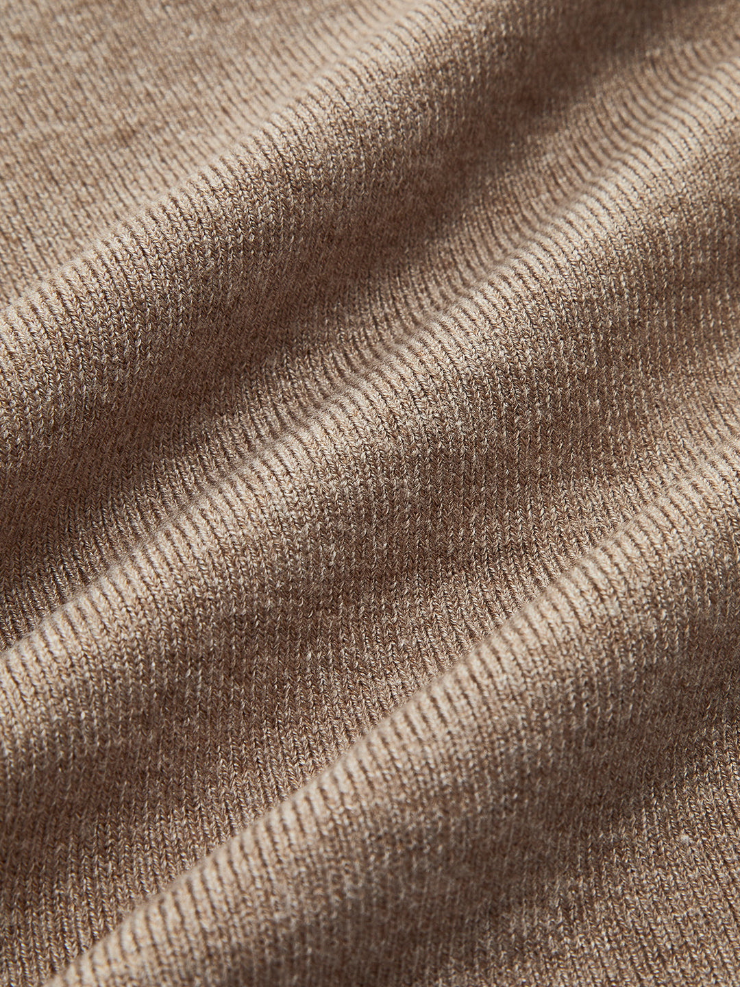 Haut en tricot à col montant à manches longues et patchwork asymétrique