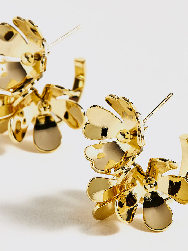 Boucles d'oreilles à tige en métal rétro en fleurs