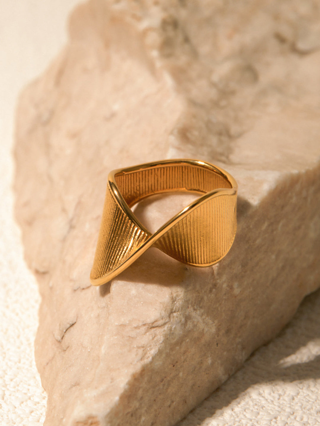 Bague Ondulée Torsadée