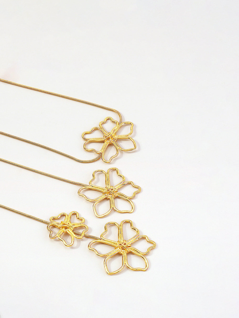 Collier Sautoir Fleur Dorée