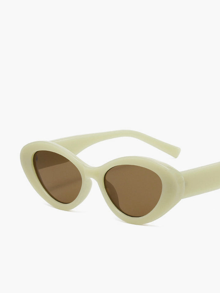 Lunettes de soleil œil de chat en crème