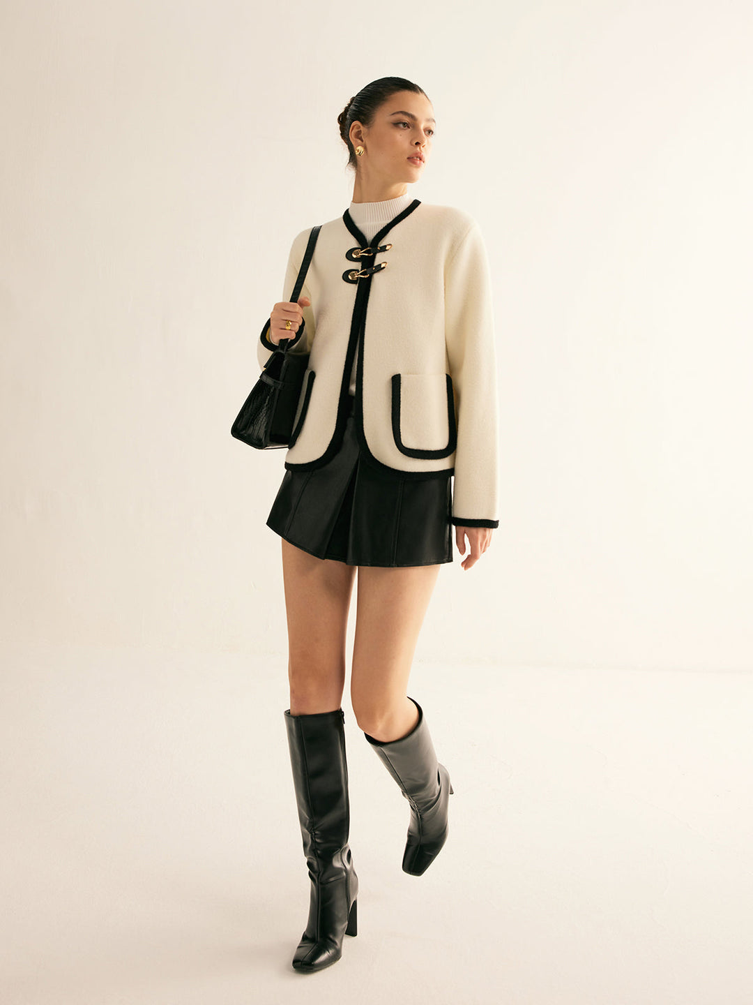 Veste en tweed à passepoil contrastant