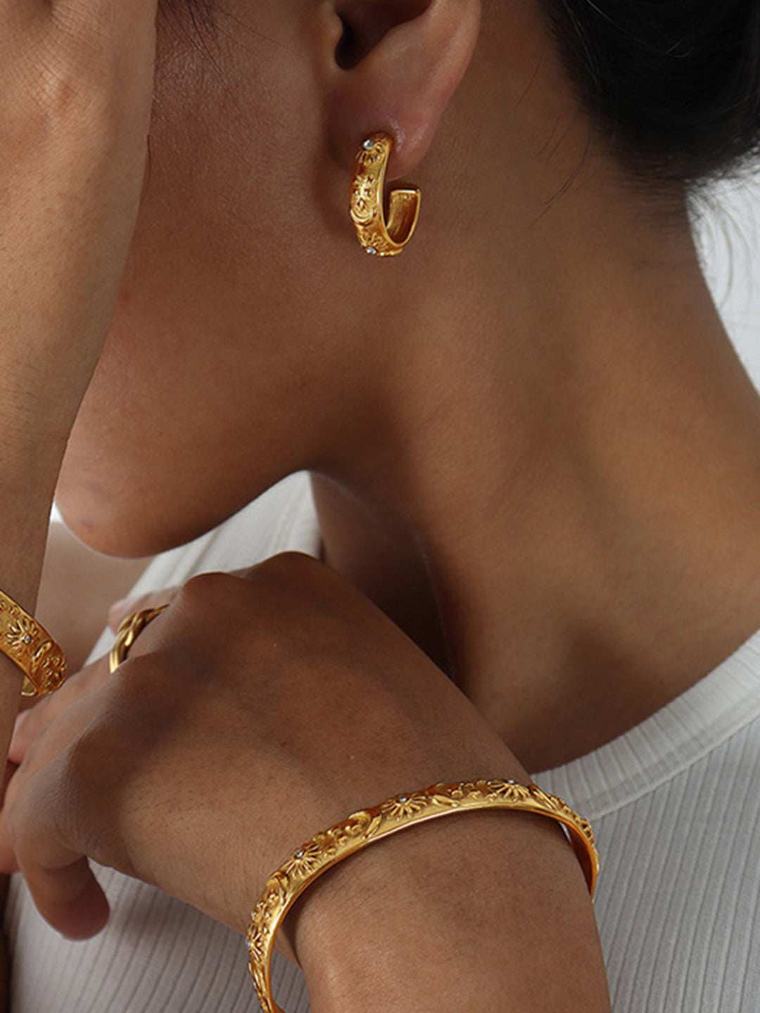 Boucles d'Oreilles Hoop Zircon à Motif Gaufré
