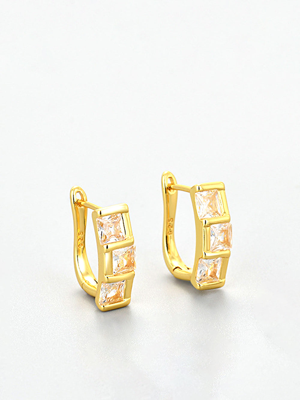 Boucles d'oreilles créoles carrées en zircon élégantes